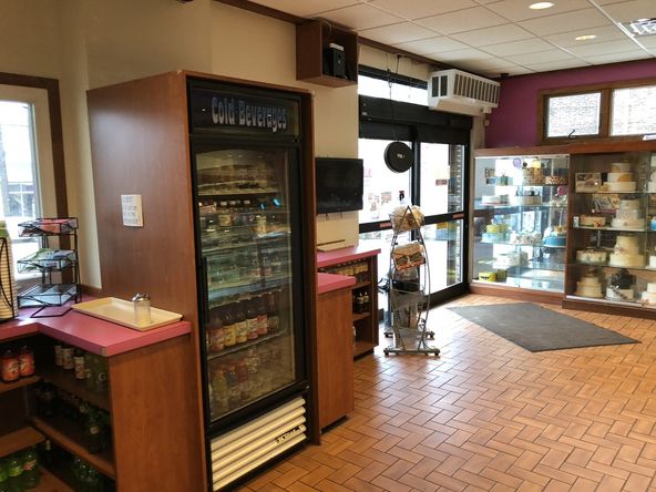 Traub's Bakery: 1020 Lincoln Avenue, Prospect Park, PA 19076